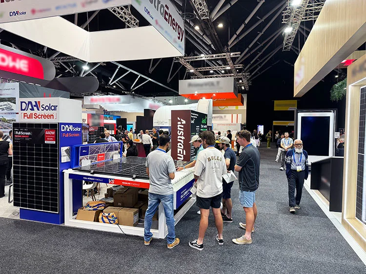 Austra Energy Showcased Full-Screen PV Modules with DAH Solar at the Smart E